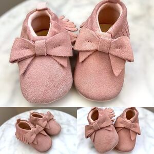 Baby Gap Pink Suede Crib Shoes 6-12 Months